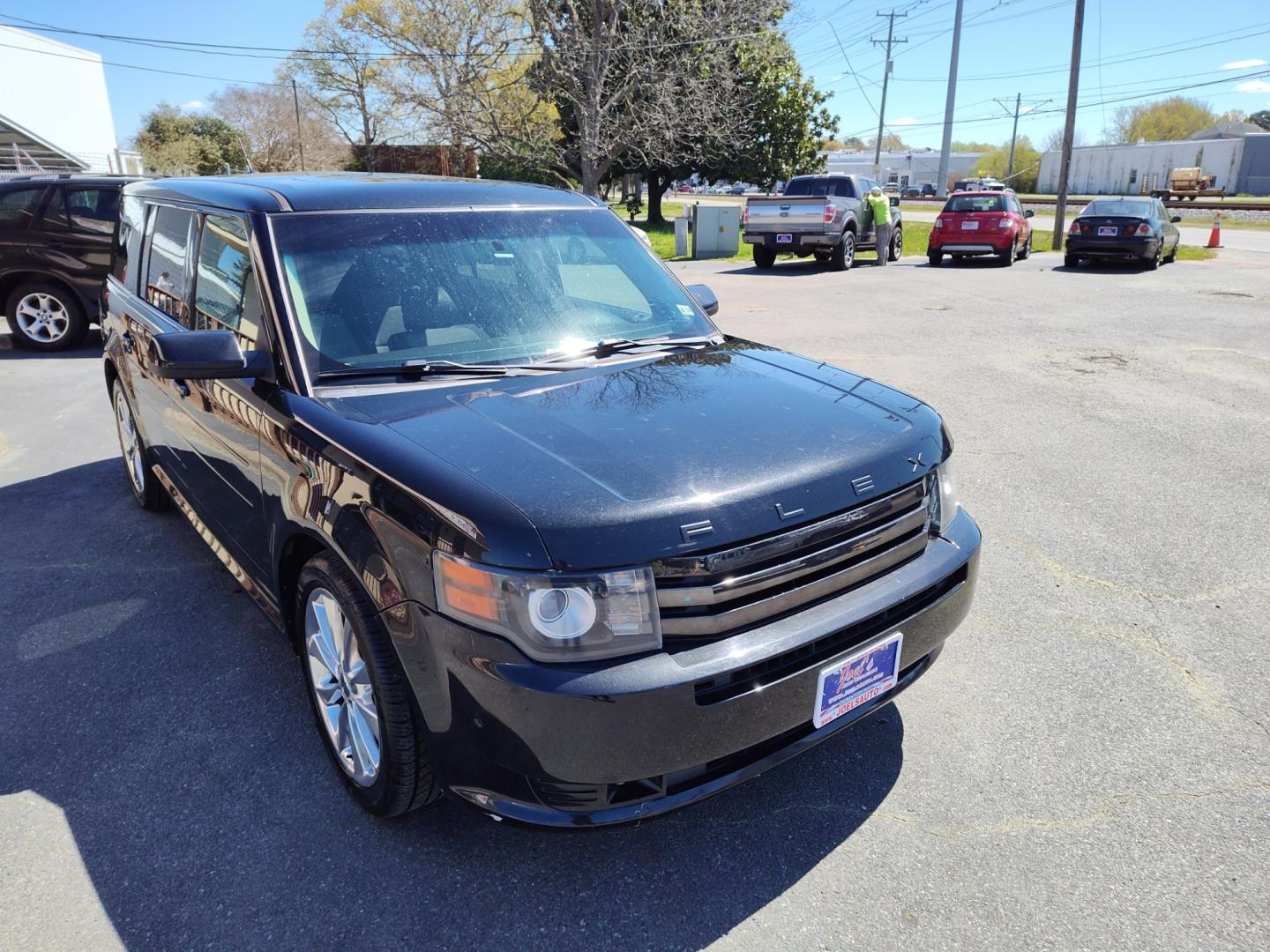 2011 Black Ford Flex (2FMHK6DT3BB) , located at 5700 Curlew Drive, Norfolk, VA, 23502, (757) 455-6330, 36.841885, -76.209412 - Photo#4